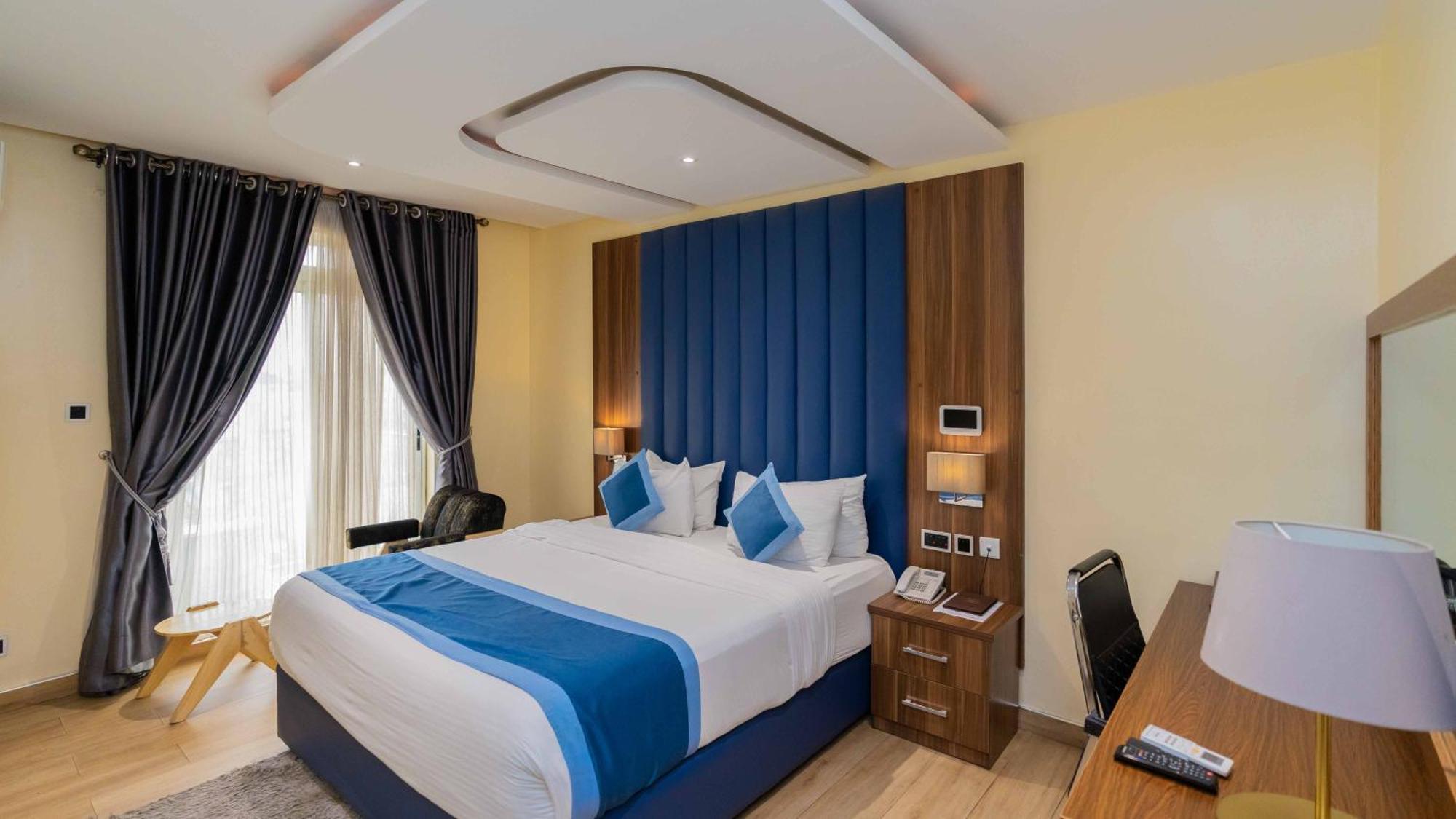 Watercress Hotels And Event Ikeja Esterno foto