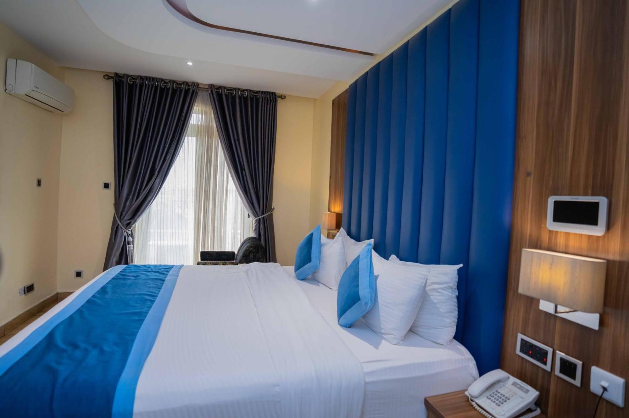 Watercress Hotels And Event Ikeja Esterno foto
