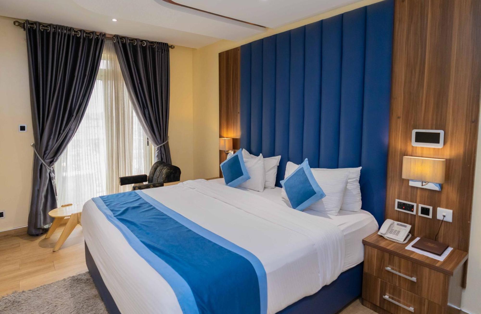 Watercress Hotels And Event Ikeja Esterno foto