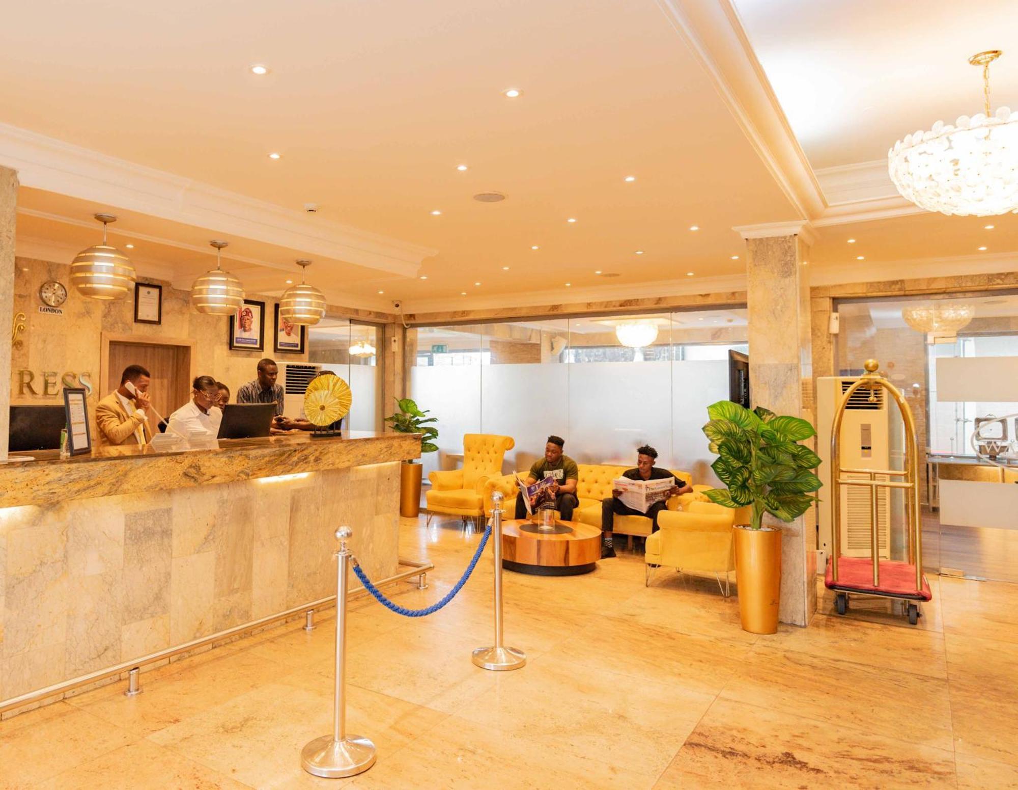 Watercress Hotels And Event Ikeja Esterno foto