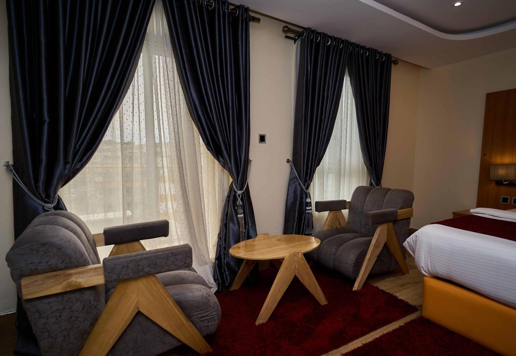 Watercress Hotels And Event Ikeja Esterno foto